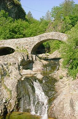 Le "pont romain" de Jaujac (Ardèche)